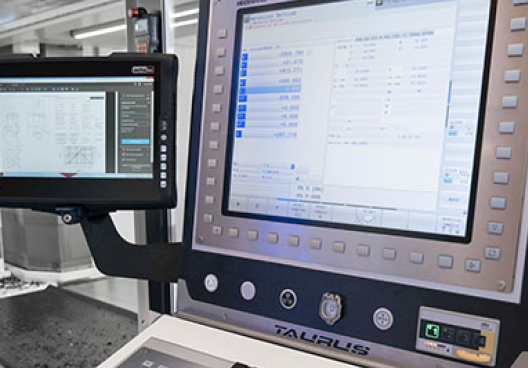 Retrofit Datascreen
